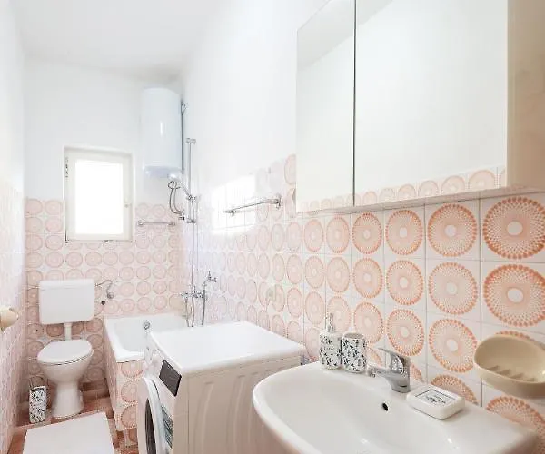 3 Bedroom For 5 People Zadar