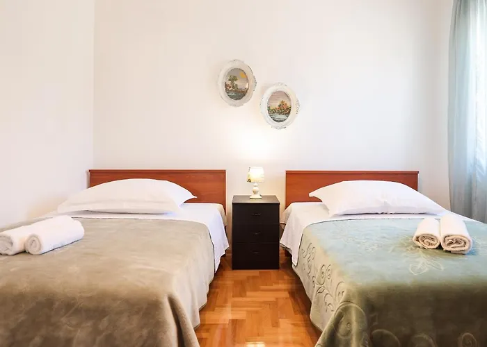 3 Bedroom For 5 People