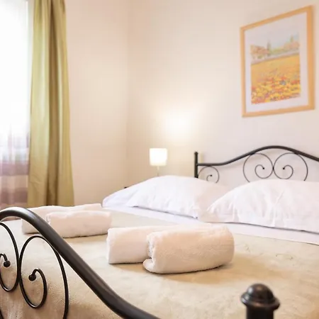 3 Bedroom For 5 People