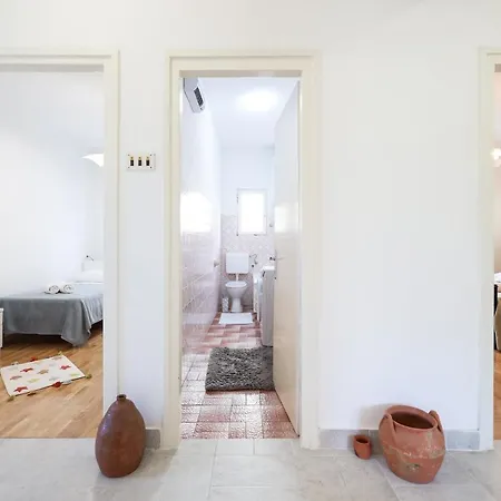 Apartment 3 Bedroom For 5 People