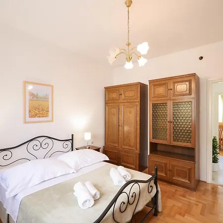 3 Bedroom For 5 People Apartment Zadar
