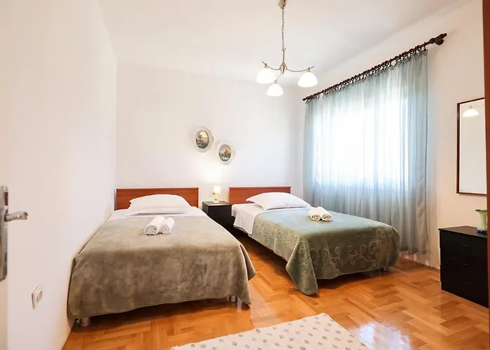 Daire 3 Bedroom For 5 People Zadar
